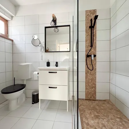 Vinoport Apartmanhaz Lägenhetshotell Eger