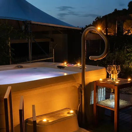 Vinoport Apartmanhaz Apart Otel Eğri