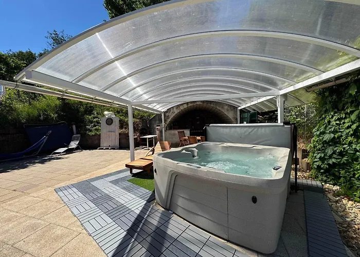 Vinoport Aparthotel Eger