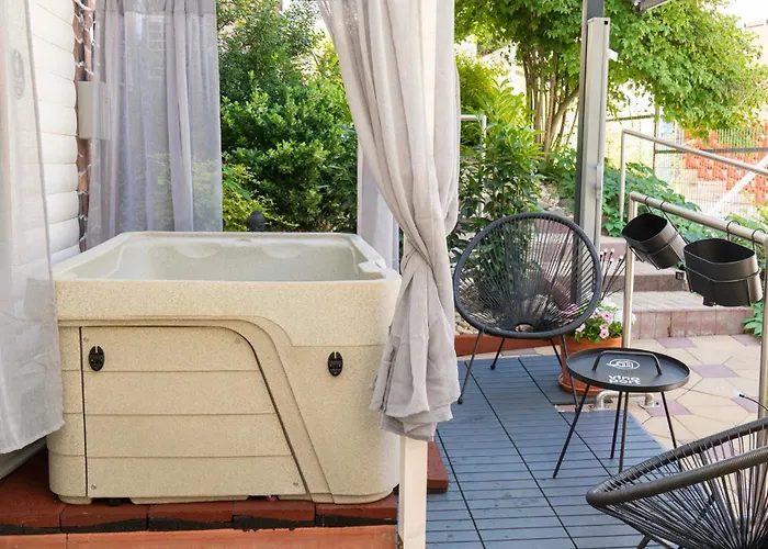 Vinoport Aparthotel Eger